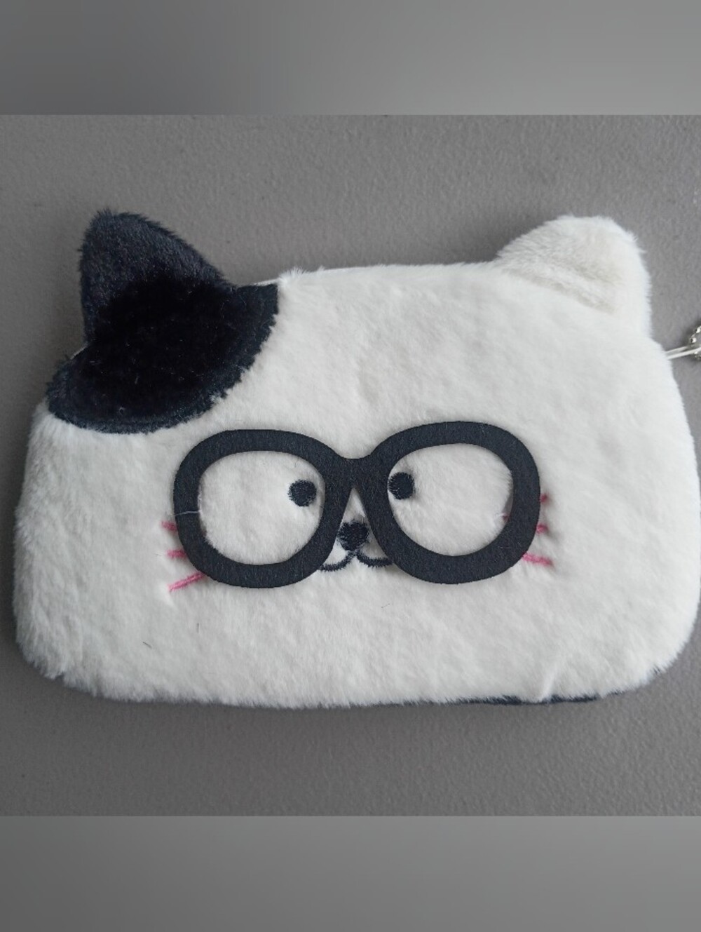 🌻 Cute Plush Black And White Zipper Handbag Pouch - Picture 3 of 7